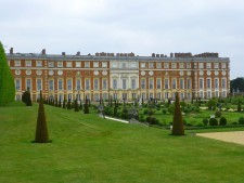 Skattjakt på Hampton Court Palace är en av alla påskaktiviteter 