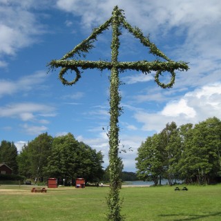 Fira svensk midsommar i London