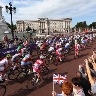 Njut av Londons bilfria gator på cykel